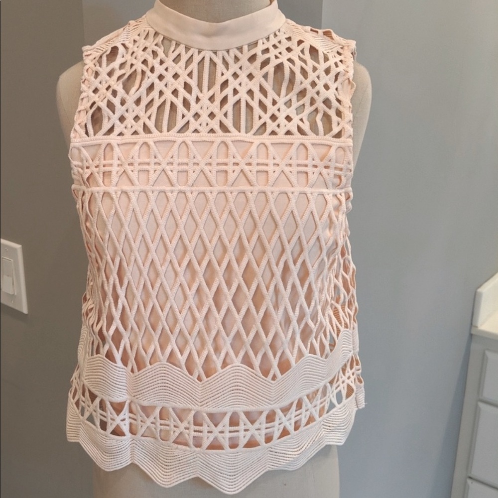Kendal and Kylie Pink sleeveless Boxy silhouette.